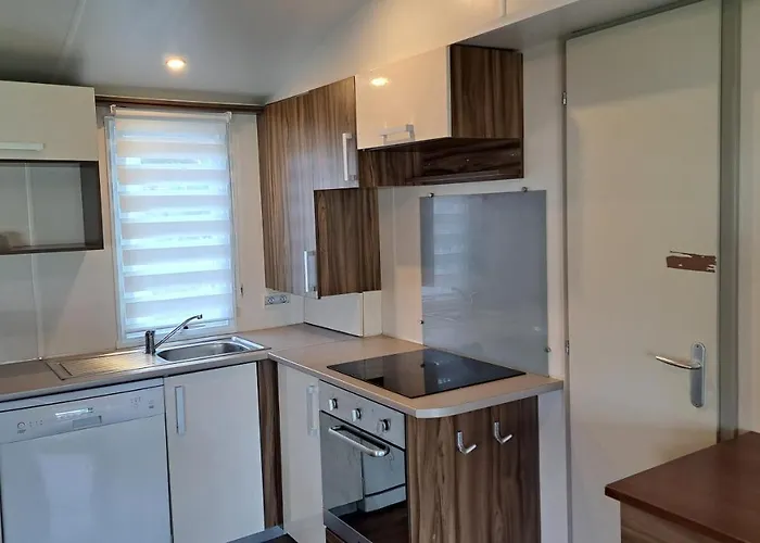 Landshause مكان تخييم *