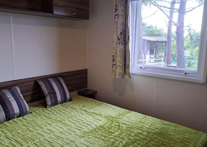 Landshause Κάμπινγκ Burinhosa