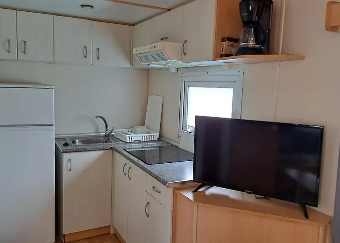 Landshause Κάμπινγκ *