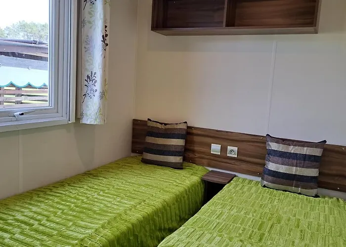 Landshause مكان تخييم *