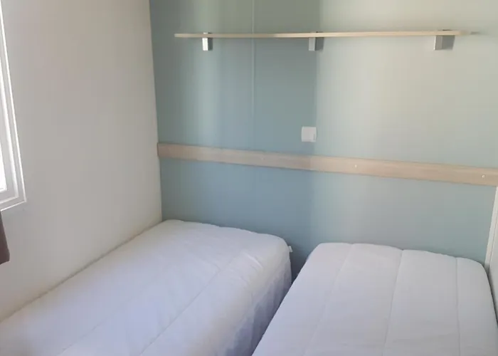 Landshause مكان تخييم