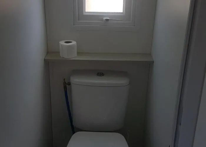 Landshause مكان تخييم *