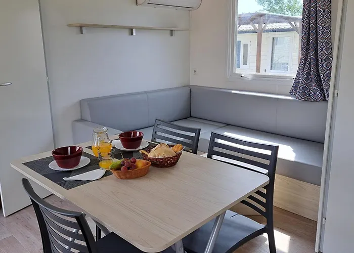 Landshause مكان تخييم