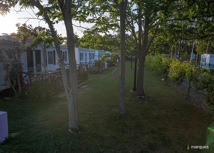 Landshause Κάμπινγκ Burinhosa